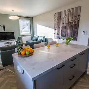 Home Inn Apartament